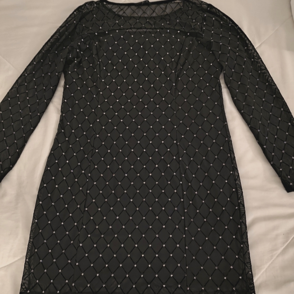 Elegant Black Diamond-Patterned Long Sleeve Dress